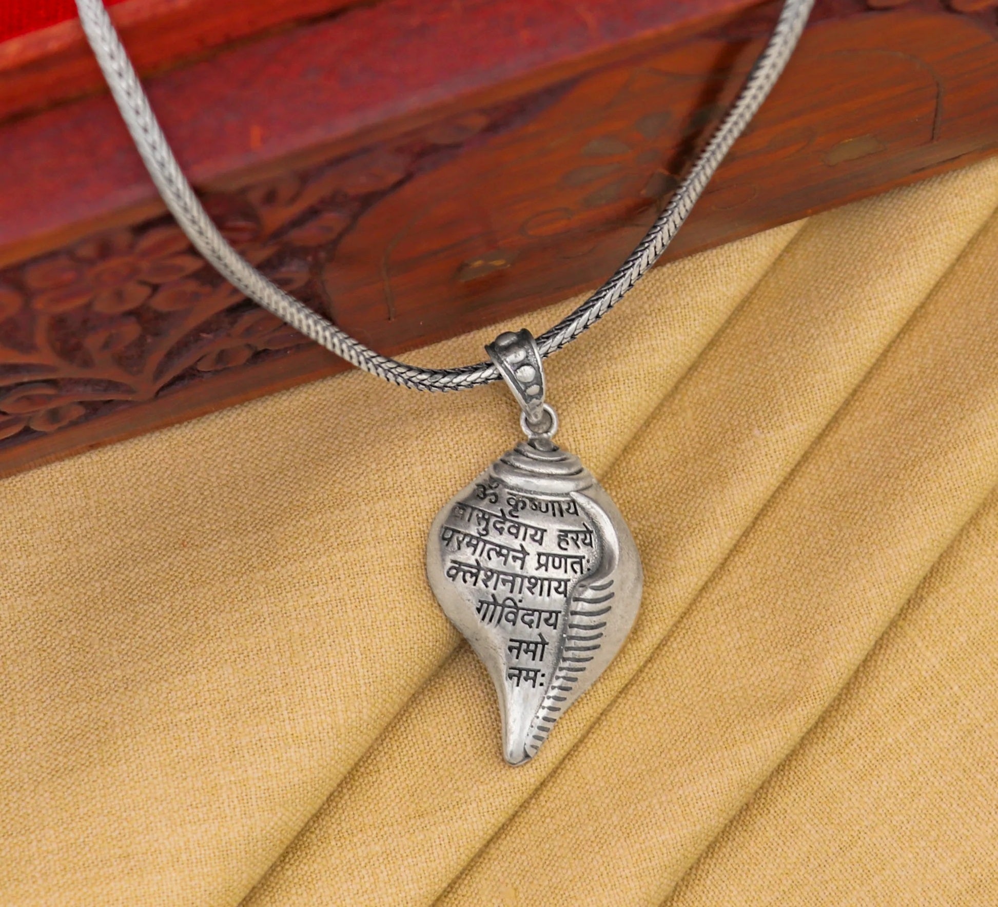 925 Sterling Silver Lord Krishna Mantra Shankha Pendant | Ethnic Silver Necklace for Men & Women